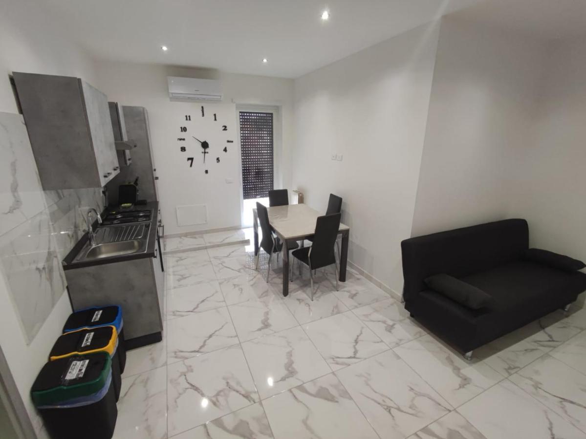 Intero Appartamento Casa Vacanze "Il Pino" Roma Infernetto Zewnętrze zdjęcie